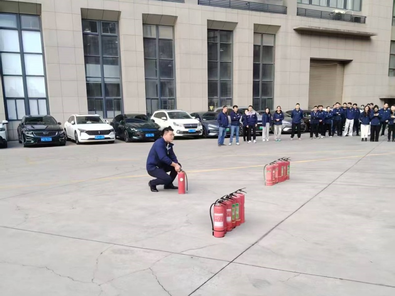 Teaching on the use of fire extinguishers Teaching on the use of fire extinguishers